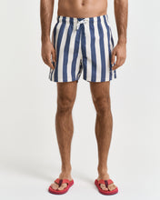 Carregar imagem no visualizador da galeria, Calções de banho regular fit