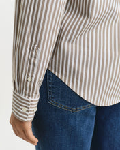 Carregar imagem no visualizador da galeria, Camisa em popelina às riscas Classic regular fit Gant