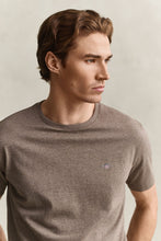 Carregar imagem no visualizador da galeria, T-shirt Shield regular fit