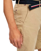 Carregar imagem no visualizador da galeria, Calção chino regular Tommy Hilfiger - Ref. MW0MW24874
