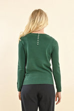 Carregar imagem no visualizador da galeria, Camisola com detalhe de perolas Molly Bracken - Ref. E998CN
