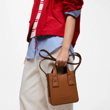 Carregar imagem no visualizador da galeria, Minimala camel TOUS Back to Basics
