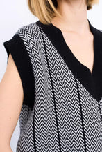 Carregar imagem no visualizador da galeria, Colete com efeito jacquard Molly Bracken - Ref. ELF901DN
