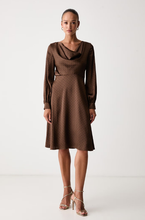 Carregar imagem no visualizador da galeria, Vestido de  midi
