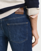 Carregar imagem no visualizador da galeria, Jeans slim fit Gant
