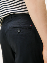 Carregar imagem no visualizador da galeria, Calças chino slim com estampa Bleecker Tommy Hilfiger
