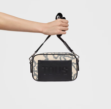 Carregar imagem no visualizador da galeria, Mala de tiracolo repórter Kaos Pix Soft Tous
