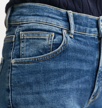 Carregar imagem no visualizador da galeria, Jeans Slim Fit Gant
