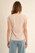 Carregar imagem no visualizador da galeria, T-shirt com mangas trabalhadas Molly Bracken - Ref. T1783EP
