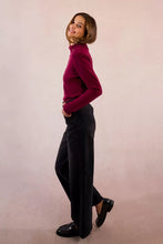 Carregar imagem no visualizador da galeria, Camisola de gola alta com botões Molly Bracken
