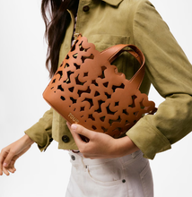 Carregar imagem no visualizador da galeria, Tote bag pequena camel TOUS Bear Shock
