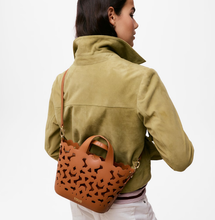 Carregar imagem no visualizador da galeria, Tote bag pequena camel TOUS Bear Shock
