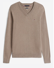 Carregar imagem no visualizador da galeria, Pulover de algodão e cashmere com decote em V
