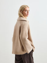 Carregar imagem no visualizador da galeria, Casaco de pelo mangas raglan Decenio
