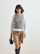 Carregar imagem no visualizador da galeria, Colete de Malha Tricotada com Lantejoulas Douradas Decenio
