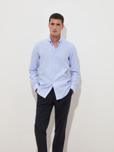 Carregar imagem no visualizador da galeria, Camisa slim fit em algodão
