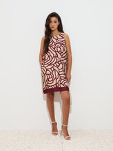Carregar imagem no visualizador da galeria, Vestido curto com estampado floral
