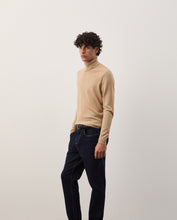 Carregar imagem no visualizador da galeria, Camisola de gola alta em lã merino
