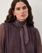 Carregar imagem no visualizador da galeria, Blusa estampada com laçada

