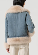 Carregar imagem no visualizador da galeria, Casaca de ganga biker over fit Fracomina
