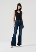 Carregar imagem no visualizador da galeria, Calça jeans bootcut com lavagem média Fracomina
