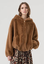 Carregar imagem no visualizador da galeria, Blusão pelo regular fit Fracomina
