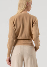 Carregar imagem no visualizador da galeria, Malhas de corte regular Fracomina
