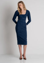 Carregar imagem no visualizador da galeria, Vestido slim fit de comprimento midi
