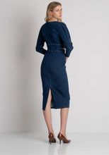Carregar imagem no visualizador da galeria, Vestido slim fit de comprimento midi
