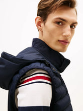 Carregar imagem no visualizador da galeria, Colete acolchoado com capuz Tommy Hilfiger
