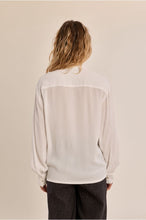 Carregar imagem no visualizador da galeria, Blusa com laço
