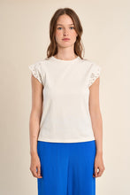 Carregar imagem no visualizador da galeria, Blusa de algodão com mangas bordadas Molly Bracken - Ref. LA1929EE
