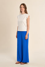 Carregar imagem no visualizador da galeria, Blusa de algodão com mangas bordadas Molly Bracken - Ref. LA1929EE

