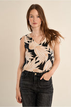 Carregar imagem no visualizador da galeria, Blusa com estampa floral Molly Bracken - Ref. LA211AEP

