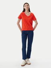 Carregar imagem no visualizador da galeria, T-shirt com decote em v Gant - Ref. 4200750
