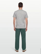 Carregar imagem no visualizador da galeria, T.shirt com bordado
