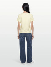 Carregar imagem no visualizador da galeria, T-shirt tonal shield Gant - Ref. 4202589
