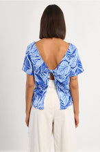 Carregar imagem no visualizador da galeria, Blusa aberta nas costas Molly Bracken - Ref. TL367EE
