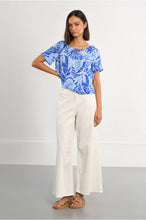 Carregar imagem no visualizador da galeria, Blusa aberta nas costas Molly Bracken - Ref. TL367EE
