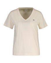 Carregar imagem no visualizador da galeria, T-shirt com decote em v Gant - Ref. 4200750

