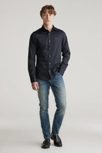 Carregar imagem no visualizador da galeria, Camisa slim fit
