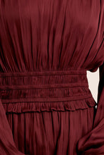Carregar imagem no visualizador da galeria, Vestido curto de cetim
