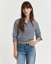 Carregar imagem no visualizador da galeria, Camisa em popelina às riscas Classic regular fit Gant
