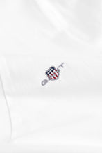 Carregar imagem no visualizador da galeria, T-shirt com decote em v Gant - Ref. 4200750
