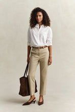 Carregar imagem no visualizador da galeria, Calças slim fit Gant - Ref. 4150379
