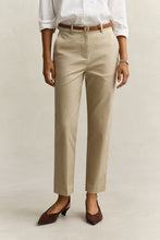 Carregar imagem no visualizador da galeria, Calças slim fit Gant - Ref. 4150379
