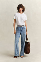 Carregar imagem no visualizador da galeria, T-shirt tonal shield
