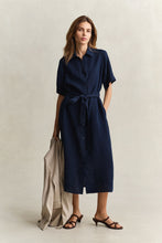 Carregar imagem no visualizador da galeria, Vestido-camisa em linho Gant - Ref. 4503495
