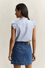 Carregar imagem no visualizador da galeria, Blusa em algodão às riscas com folhos Gant - Ref. 4300619
