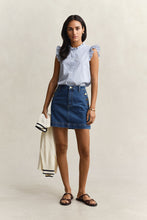Carregar imagem no visualizador da galeria, Blusa em algodão às riscas com folhos Gant - Ref. 4300619
